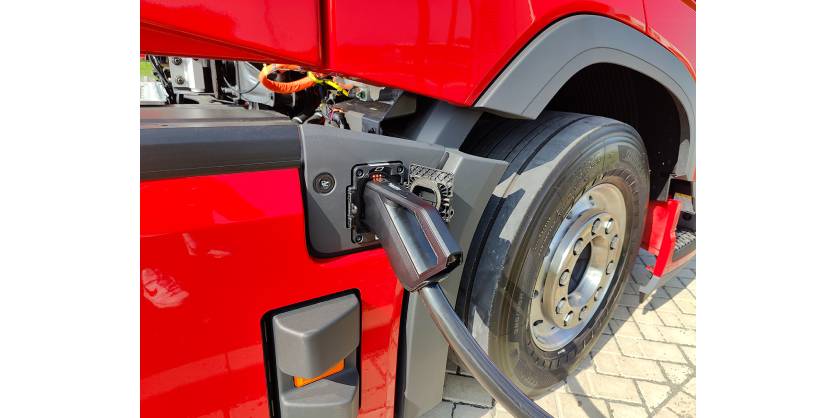 How to Successfully Electrify a Fleet with Schneider Electric DC Fast Charging Solutions