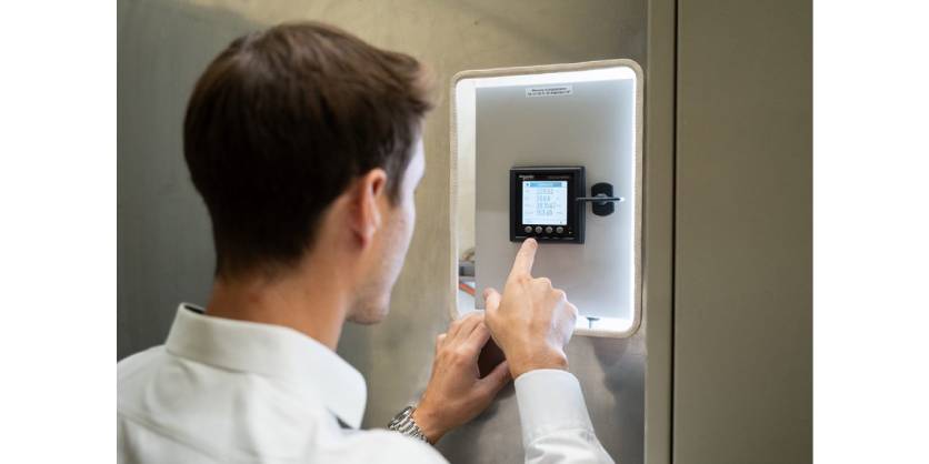 How to Successfully Electrify a Fleet with Schneider Electric DC Fast Charging Solutions
